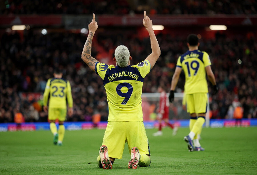Richarlisonas išplėšė svarbų tašką „Tottenham“ ekipai „Liverpool“ tvirtovėje