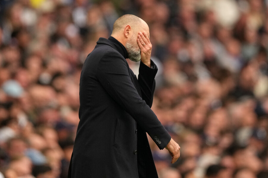 Iki iškritimo zonos liko vienas žingsnis: „Tottenham“ ekipą namuose sutriuškino „Forest“