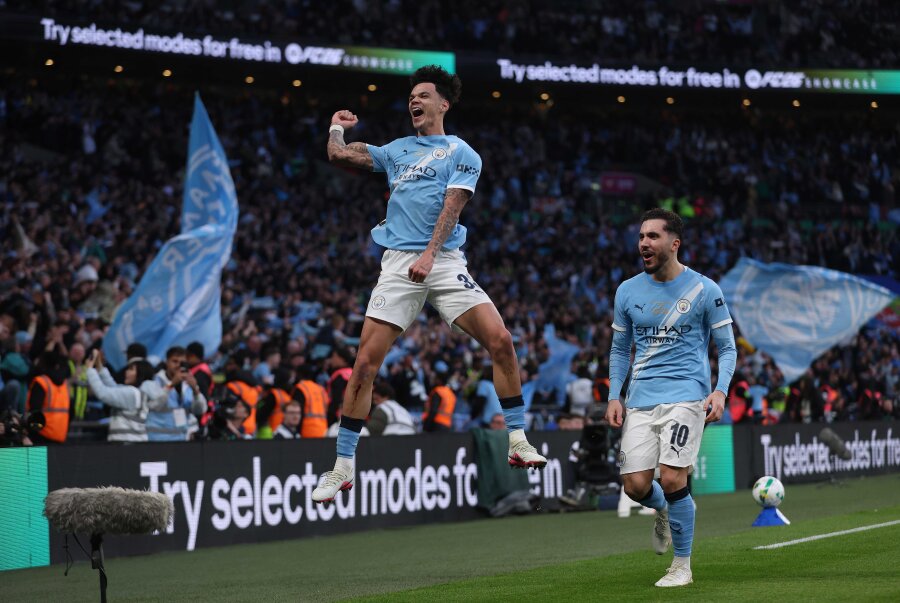 „Manchester City“ triumfas: 21-erių anglas N. O'Reilly padėjo „miestiečiams“ Lygos taurės finale įveikti „Arsenal“