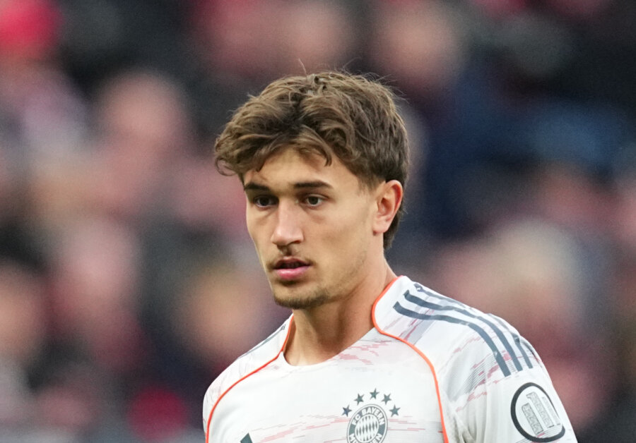 Jaunimo į priekį tempiama „Bayern“ ekipa dramatiškai išvykoje palaužė „Freiburg“