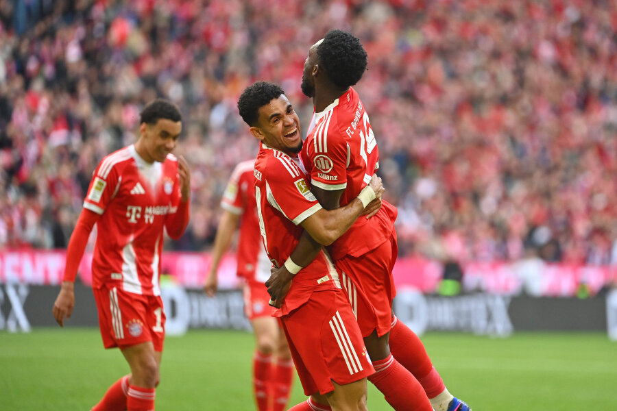 Reaktyviniu greičiu prieš „Stuttgart“ sugrįžę „Bayern“ futbolininkai užsitikrino Bundeslygos titulą