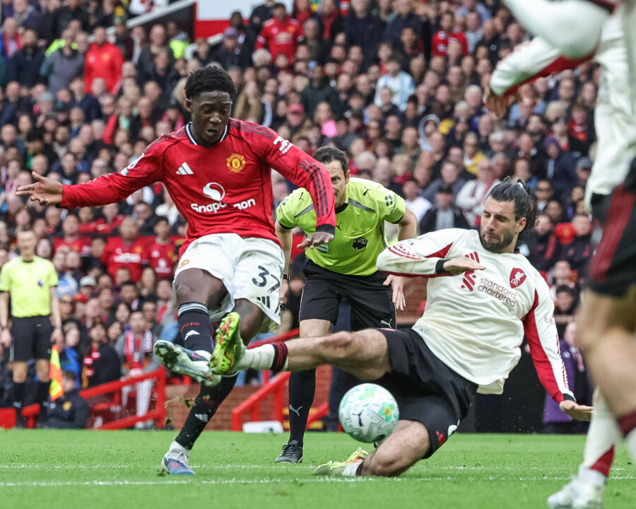 Rezultatyviose rungtynėse – „Man Utd“ pergalė prieš „Liverpool“ po K. Mainoo įvartis