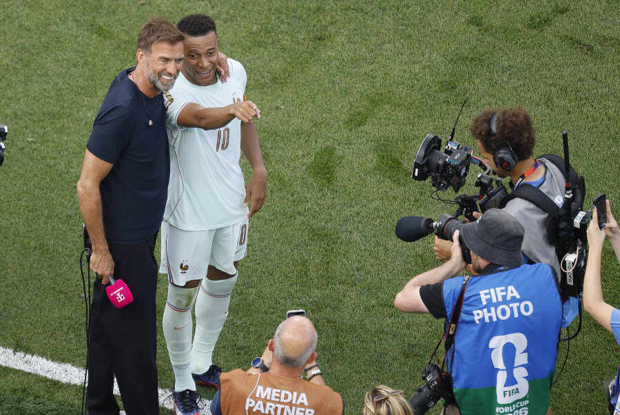 Šiltą akimirką su K. Mbappe pasidalinęs J. Kloppas atskleidė, kaip vos neprisiviliojo prancūzo į „Liverpool“