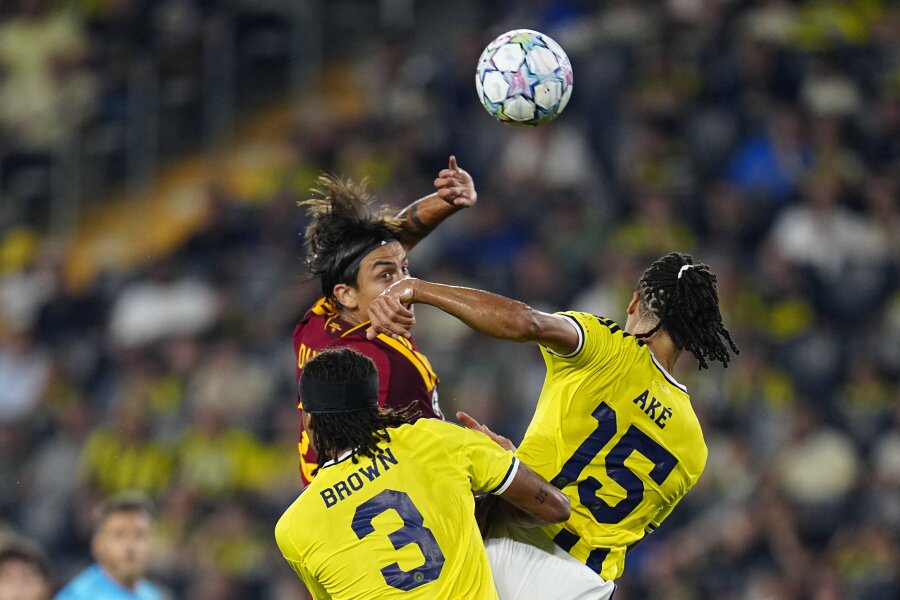 Sugrįžimais pažymėtose rungtynėse – aršios „Fenerbahce“ ir „AS Roma“ lygiosios