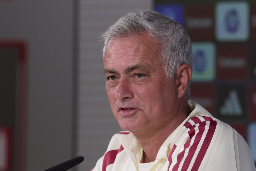 J. Mourinho: kai sulauksime galutinio „Manchester City“ verdikto, man bus 80