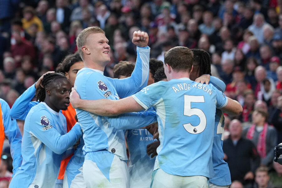 „Man City“ sutriuškino mažumoje likusią „Liverpool“ ekipą