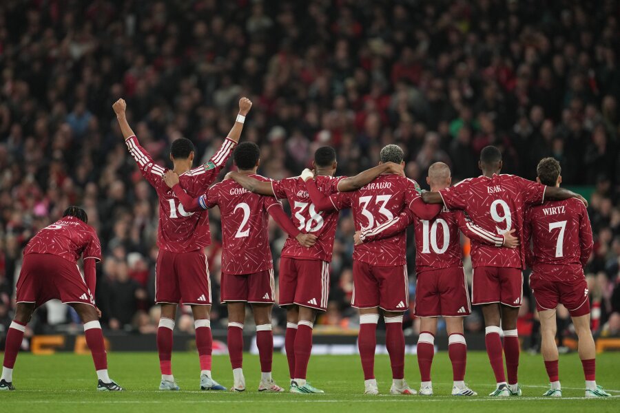 „Liverpool“ po 11 metrų baudinių serijos eliminavo „Chelsea“ iš Lygos taurės
