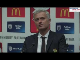 J.Mourinho pastebėjo miegantį žurnalistą