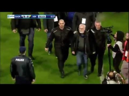 Ginkluotas PAOK savininkas įsiveržė į aikštę